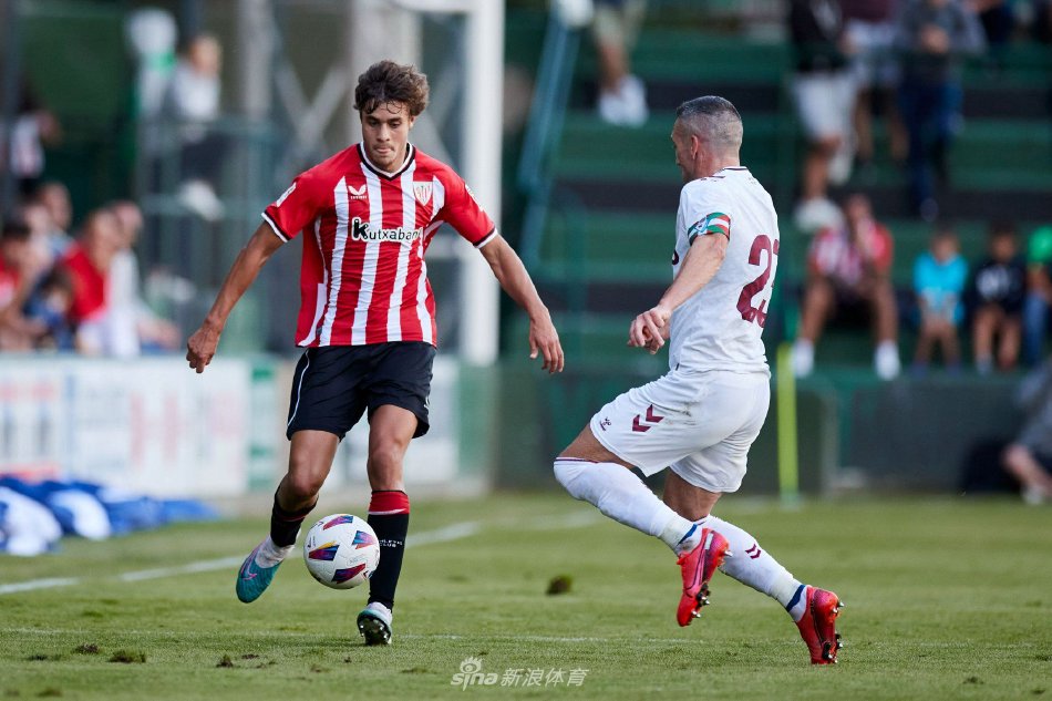 的锋线奠定 的锋线奠定