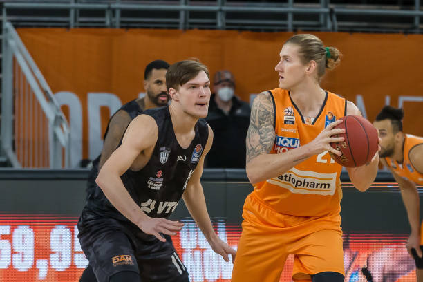 场比赛中展 场比赛中展